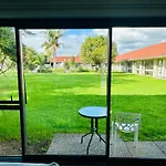 Airport Gold Star Motel